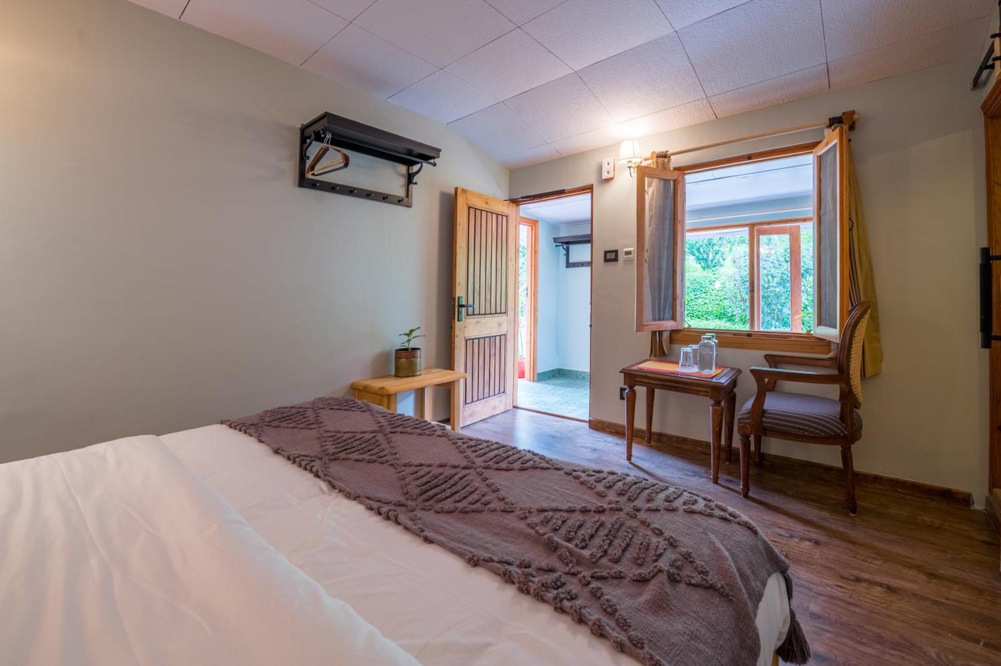 Cedar Hill Lodge - A Boutique Homestay Mashobra Extérieur photo
