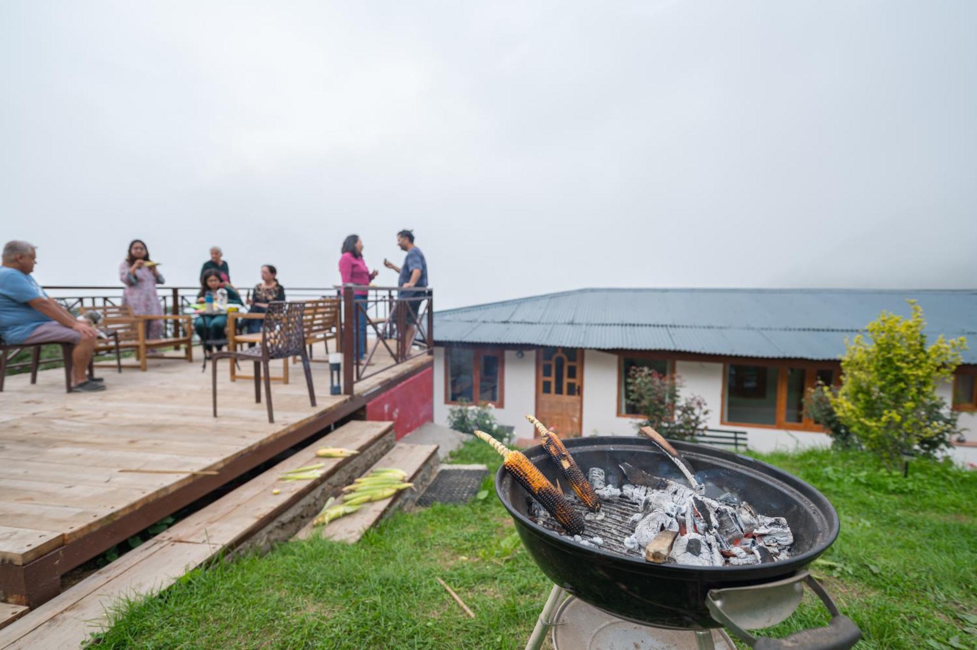 Cedar Hill Lodge - A Boutique Homestay Mashobra Extérieur photo